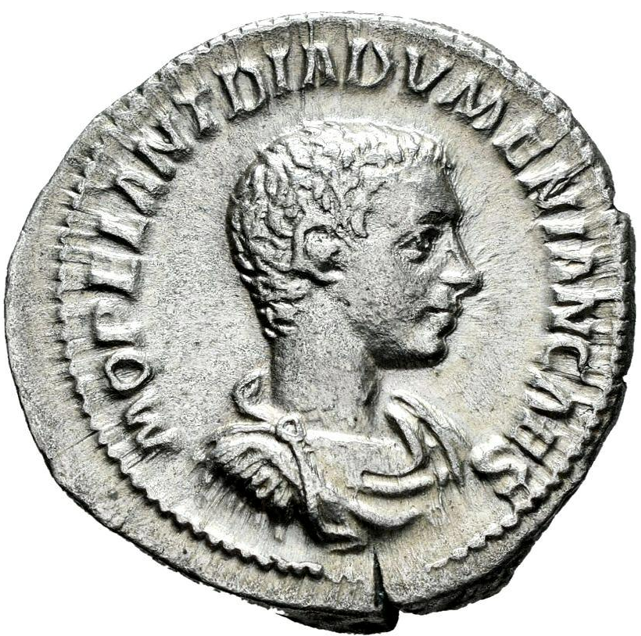 DIADUMENIANO. Denario. 217-218 d.C. Roma. (Ric-IV 102). Muy Escasa. MBC+