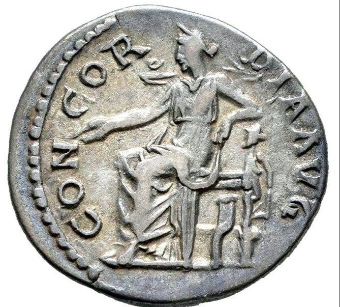 SABINA. Denario. 130-133 d.C. Roma. Pátina. Muy escasa con busto a izquierda. MBC. VF30.