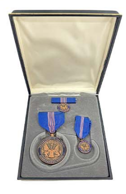 Medalla al Mérito del Ejército por Servicio Civil (Army Achievement Medal for Civilian Service), sin circular (UNC).