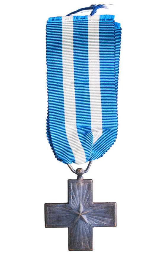 Reino de Italia 1918, medalla establecida – Vittorio Emanuele III (Croce al Merito de Guerra), bronce 21,05 g, sin circular (UNC).