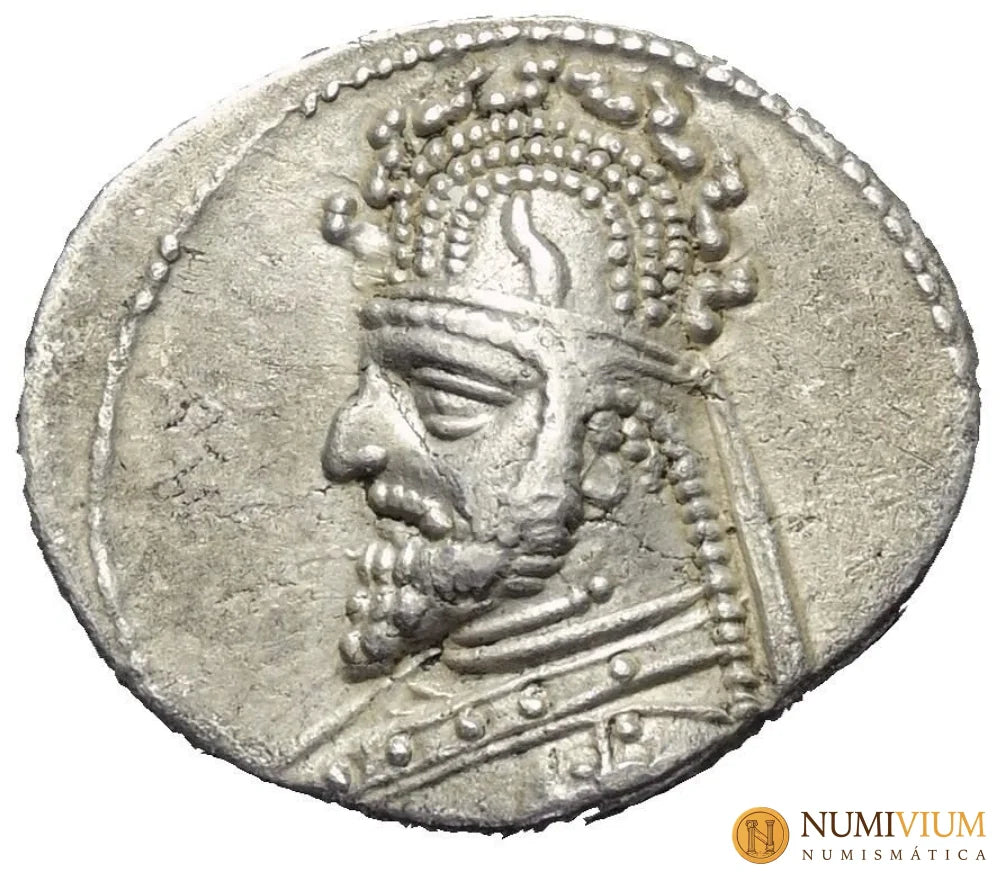 SINATRUCES (c. 93 – 70 a.C.) Dracma. Rhagae