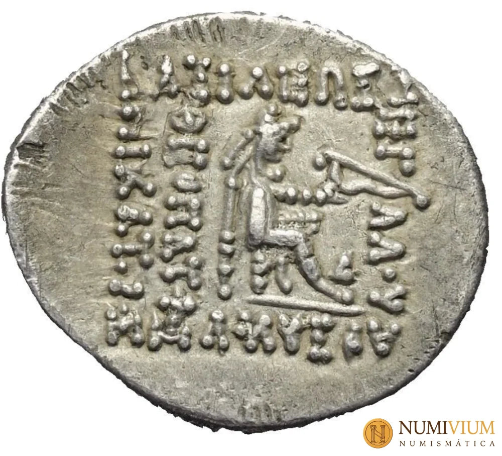 SINATRUCES (c. 93 – 70 a.C.) Dracma. Rhagae